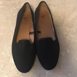 Black H&M loafer/flats